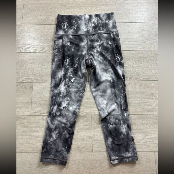 Athleta Salutation Stash Pocket II Capri Leggings in Gray Tie Dye - Picture 3 of 14